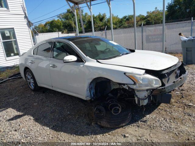  Salvage Nissan Maxima