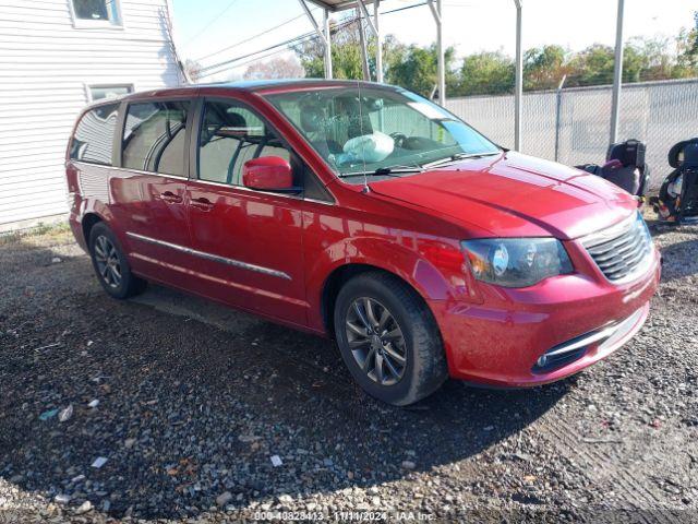  Salvage Chrysler Town & Country