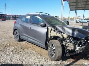  Salvage Nissan Kicks