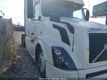  Salvage Volvo Vn