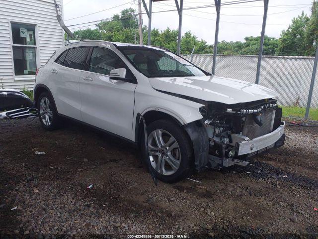  Salvage Mercedes-Benz GLA