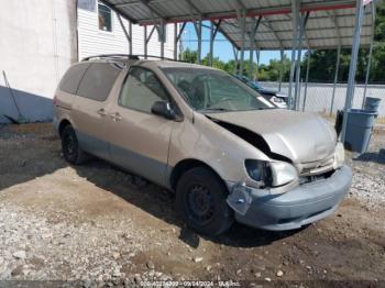  Salvage Toyota Sienna