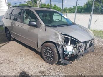  Salvage Toyota Sienna