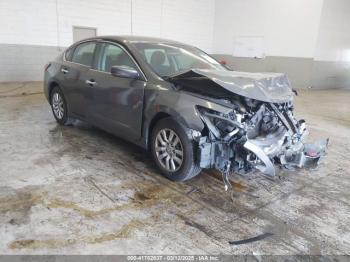  Salvage Nissan Altima