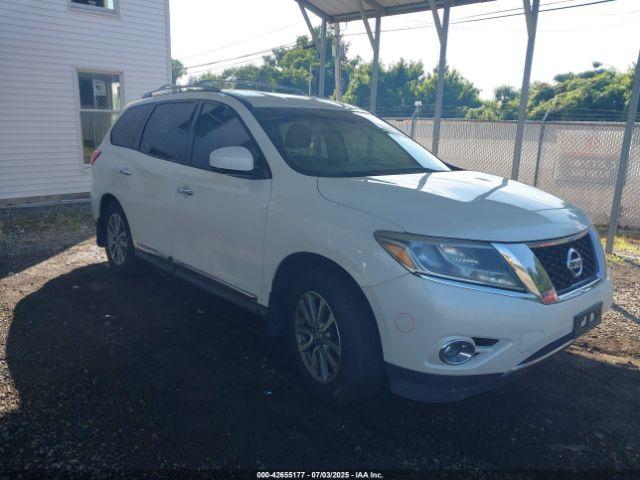  Salvage Nissan Pathfinder