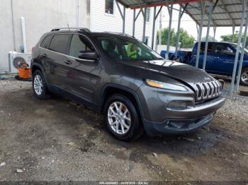  Salvage Jeep Cherokee