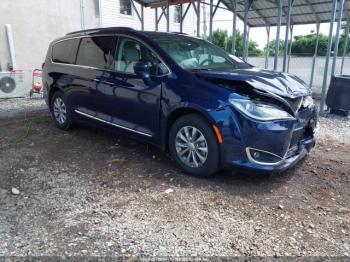 Salvage Chrysler Pacifica