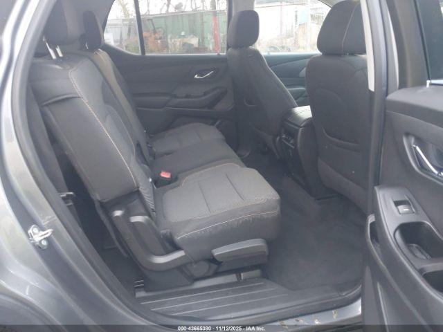 Chevrolet Traverse Ls Image 11