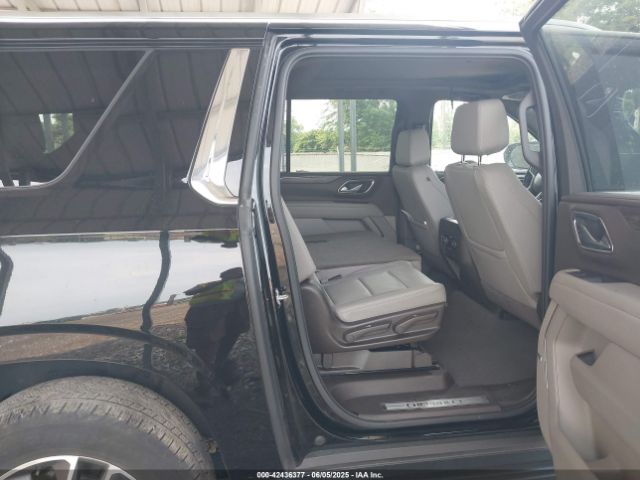 Chevrolet Suburban 4wd Lt Image 10