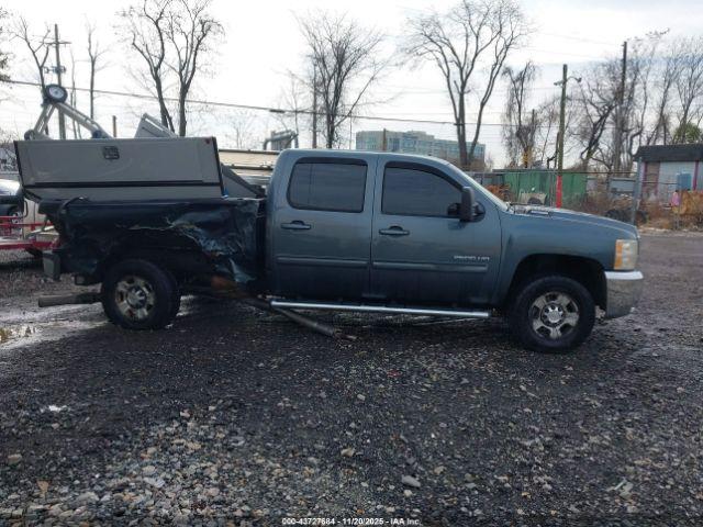 Chevrolet Silverado 2500 Ltz Image 14