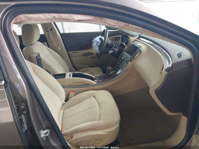 Buick LaCrosse Cx Image 4