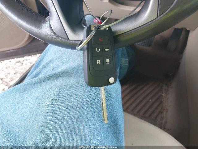 Buick LaCrosse Cx Image 9