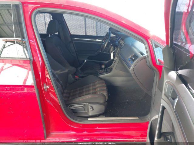 Volkswagen Golf Image 8