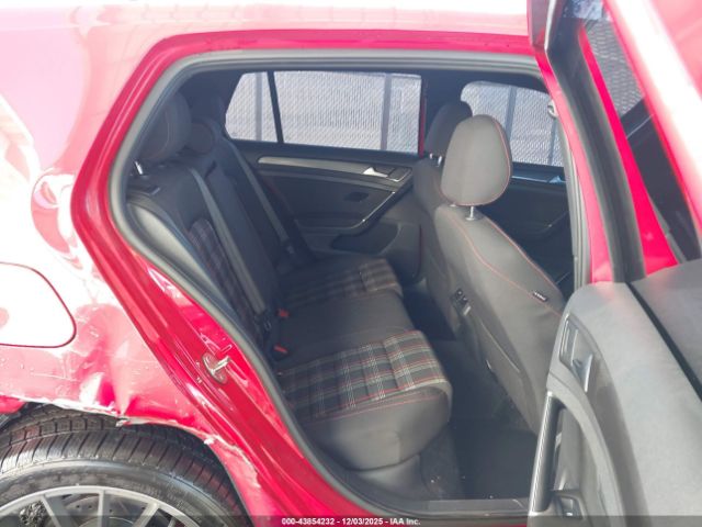 Volkswagen Golf Image 12